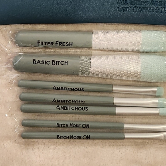 B*tchy Makeup Brush Set and Bag - Picture 4 of 6